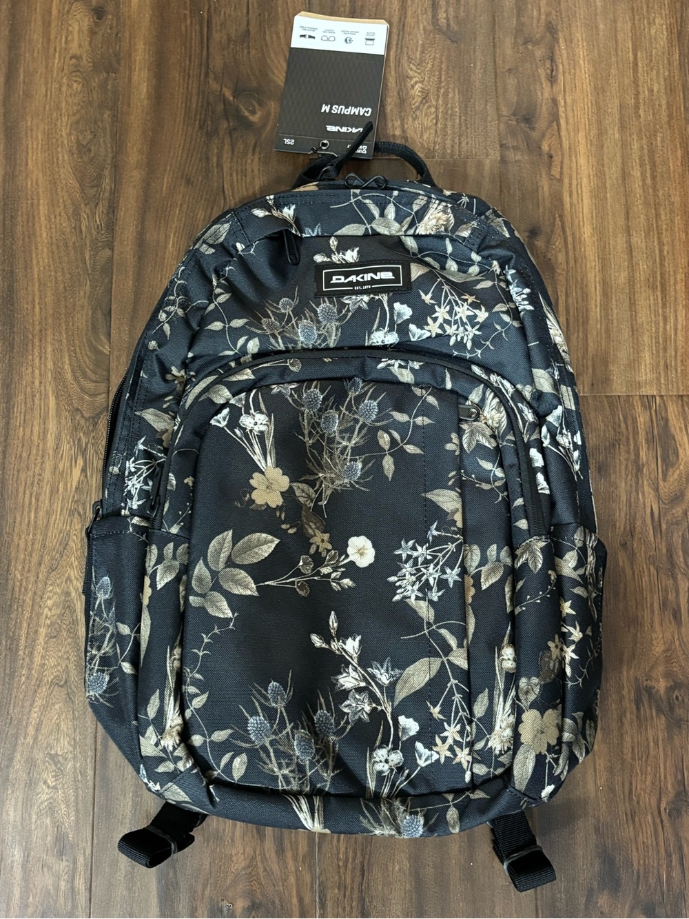 *Brand New* Dakine 25L Backpack